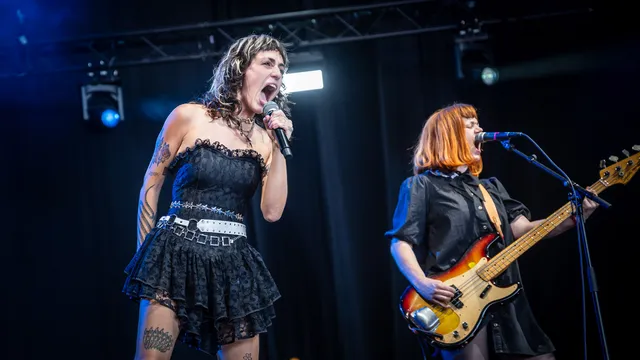 Sophie Straat in de India tijdens Lowlands 2023