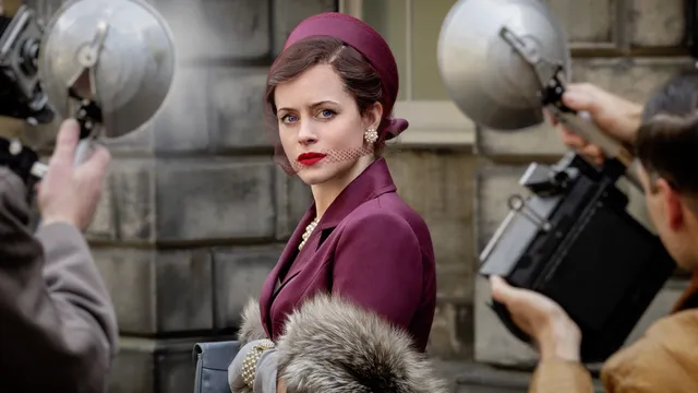 Margaret (CLAIRE FOY)