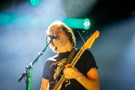 Frankie and the Witch Fingers