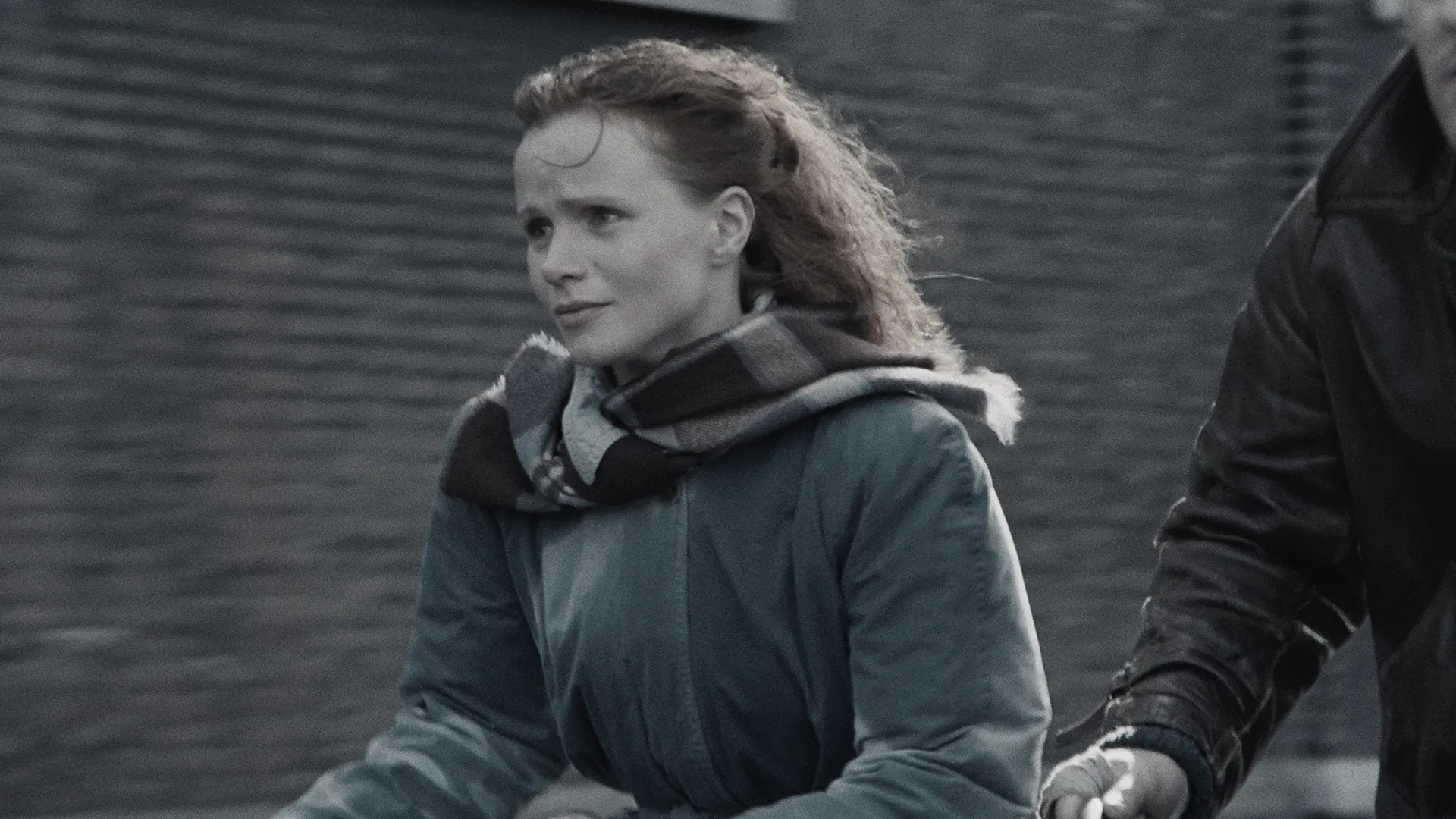 Renée Soutendijk als Hannie Schaft in de film Het meisje met het rode haar