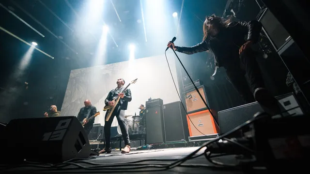 Hangman's Chair x Regarde Les Hommes Tomber