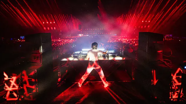 Chloe Caillet in de Bravo tijdens de Lowlands 2026