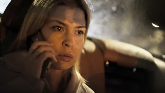 Olha Stefanishyna bellend in de auto