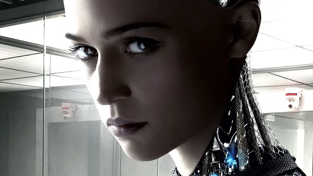 Alicia Vikander als Ava in Ex Machina