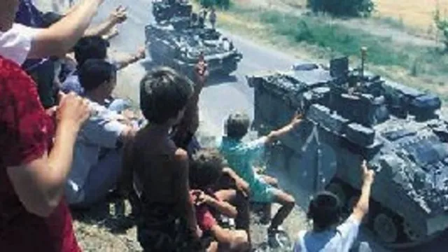 De bevrijding van Kosovo door SFOR
