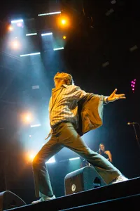 Baxter Dury op Down The Rabbit Hole 2026 dag 2