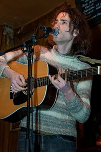 Met 'Easy Money' laat Marten zien zijn fabelachtige speltechniek naar een hoger plan te tillen. Op naar andere oorden.