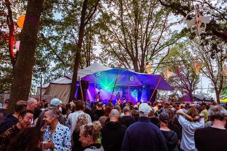 Sfeer op Misty Fields 2026