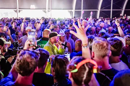 Harry Mack in de Heineken op Lowlands 2024