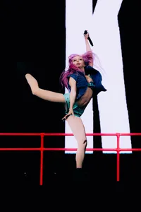 Adela op Lowlands 2026