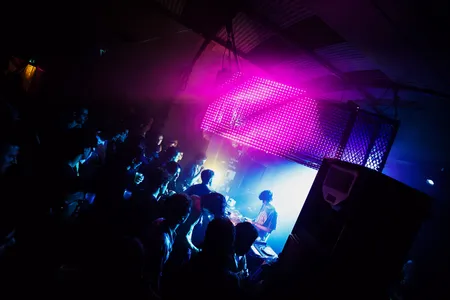 Crave x Ilian Tape @ Der Hintergarten