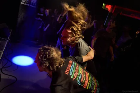 Dan and the Middle Men