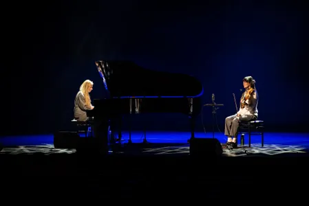Annelie en Mirjam Debets Popmonument