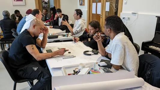 Redactiebijeenkomst voor De Niemanders Krant