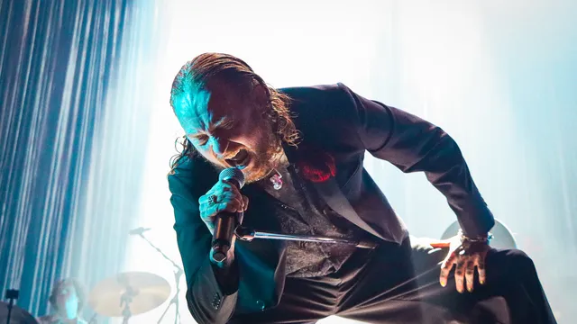 Frank Carter and the Rattlesnakes