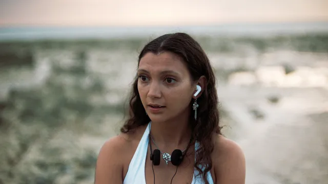 Tara Hetharia als Eli in de film Met oprechte deelneming