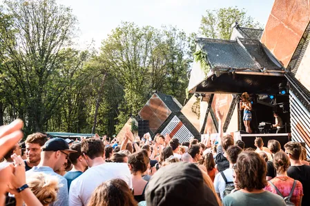 Charlotte Adigery op Best Kept Secret 2019