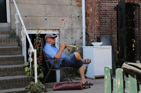 Frans Friederich speelt in voor zijn optreden met M-Braze