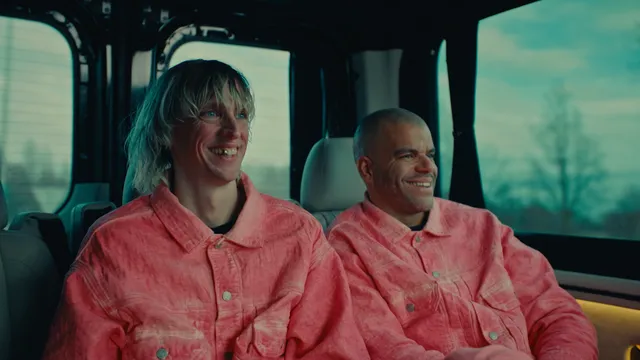 Y&y still Yous & Yay in de auto