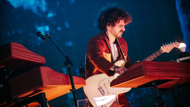 FKJ live in de Bravo op Lowlands 2022