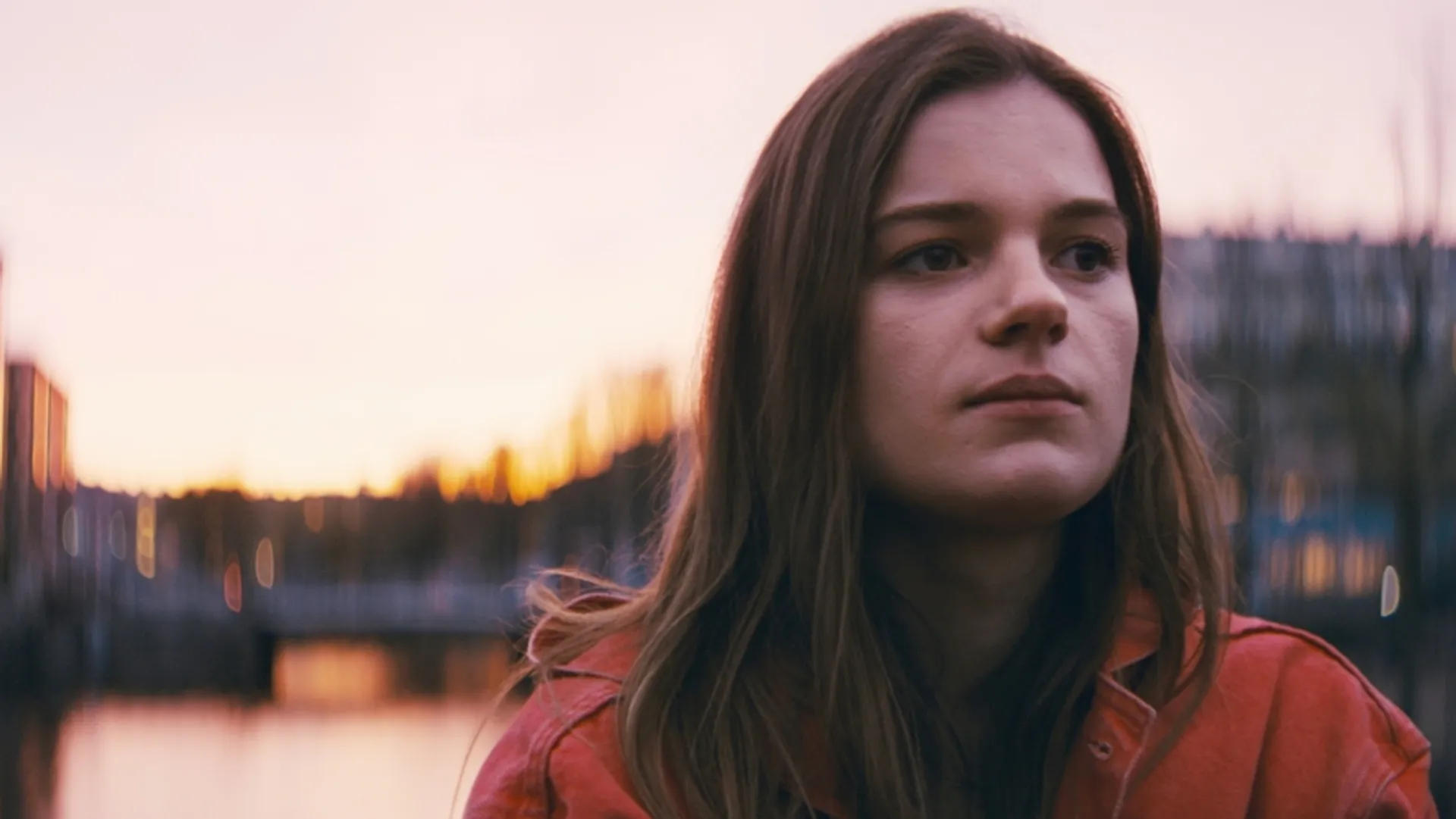 Romy Gevers als de zoekende student Bobje in telefilm Please Try Again Later