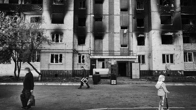 Ukraine war 2022.  Kyiv, Irpin and Buscha.

Destruction, after the fighting has moved away
Locals return to whats left of their homes *** Local Caption *** Ukraine war 2022.  Kyiv, Irpin and Buscha.

Destruction, after the fighting has moved away
Locals return to whats left of their homes

Copyright eddy van wessel
