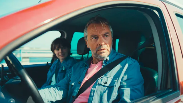 Zoë (Freya Van Campenhout) en Vince (Tom Waes)