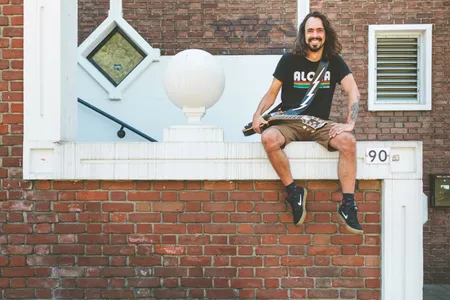 Pim - Rhinorino met gitaarband