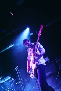 De bassist van Abdomen