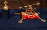 epa05302479 Czech crown jewels are on display at the Prague Castle, in Prague, Czech Republic, 12 May 2016. The jewels are displayed as the Czech Republic celebrates the 700th anniversary of the birth of King Charles IV (1316-1378), who was the second King of Bohemia from the House of Luxembourg, and the first King of Bohemia to also become Holy Roman Emperor. The Crown of Saint Wenceslas is part of the Czech crown jewels made in 1347. EPA/FILIP SINGER