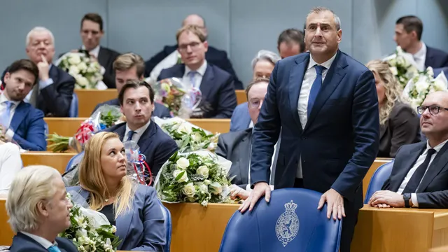 Politicus Markuszower wordt beëdigd in de Tweede Kamer