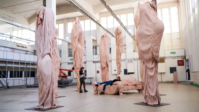 ROBOT LOVE Eindhoven 2018-Bart Hess, La Grotto © Tommy Kohlbrugge