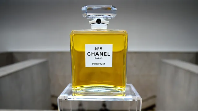 chanel op stal