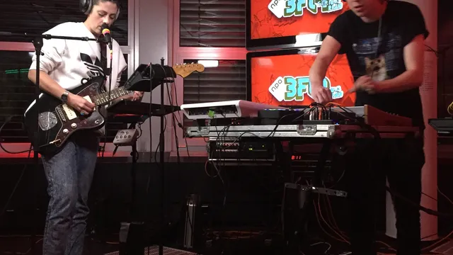 Cut_ live in 3voor12 Radio