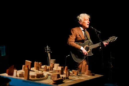 Spinvis & Lucas Oldeman in Schouwburg Tilburg