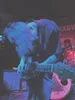 Joachim Liebens frontman the haunted youth spelend op de gitaar
