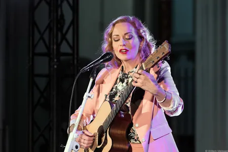 Anneke van Giersbergen