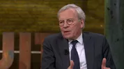 Jaap de Hoop Scheffer aan tafel