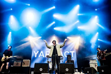 Yard Act in de India op Lowlands 2022