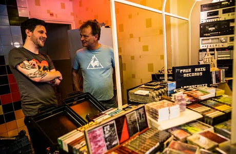 Cassette markt @ Koffie Leute