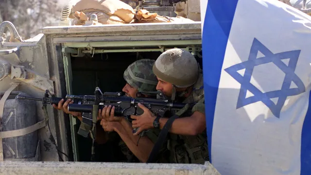Israëlische soldaten tijdens de eerste Intifada