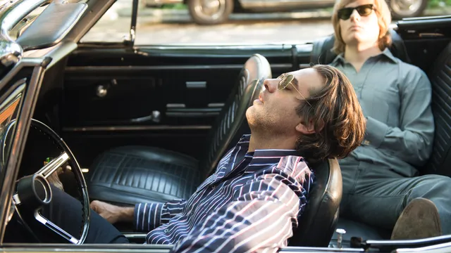 Bobby Cannavale als Richie Finestra en Carrington Vilmont als Ernst