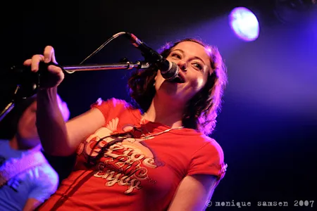 Anneke van Giersbergen gastoptreden bij Merry Pierce