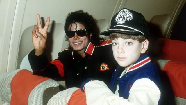 Michael Jackson met James Safechuck