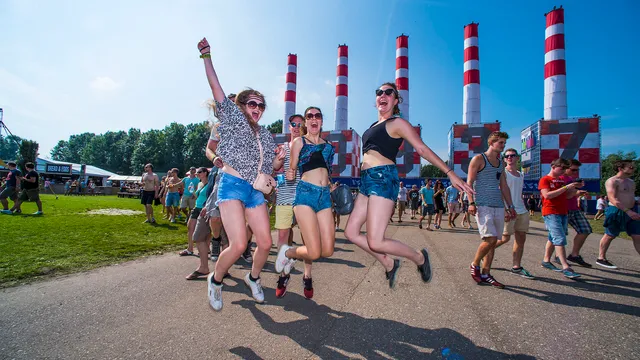 Lowlands 2015 van start!