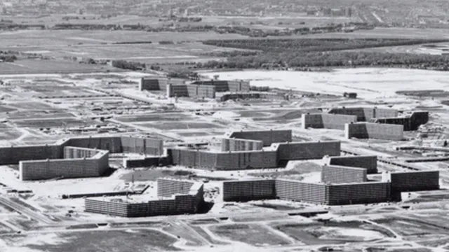 De Bijlmer in aanbouw