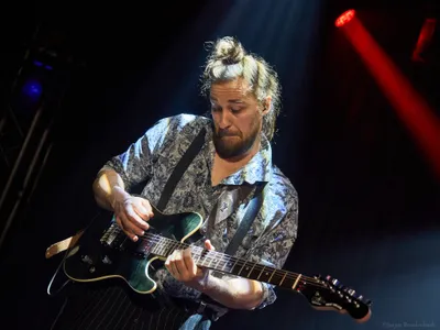 Dan and the Middle Men