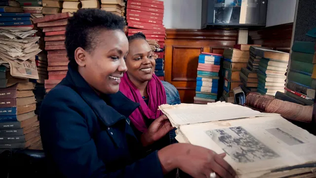 Filmstill van de documentaire How to Build a Library