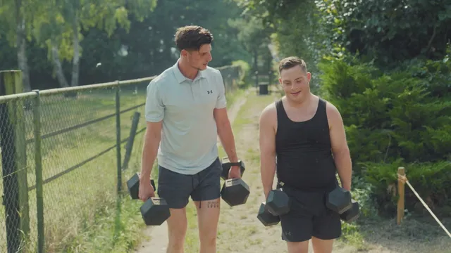 Nino en Giovanni aan het sporten