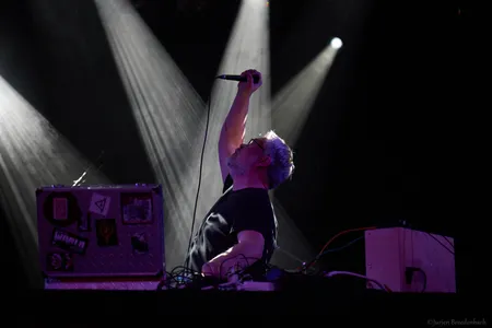 Gnaw Their Tongues op het podium van Iduna